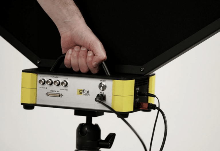 octagon data recorder with 4 digital or 4 analogue input channels